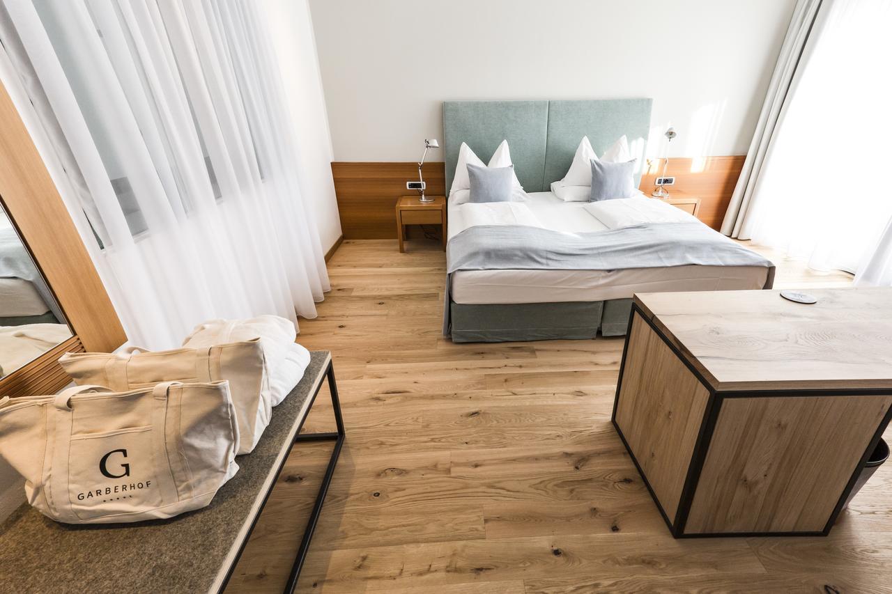 Hotel Garberhof Malles Venosta Extérieur photo